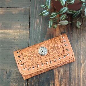 Harvest Moon Ladies Tri-fold Wallet